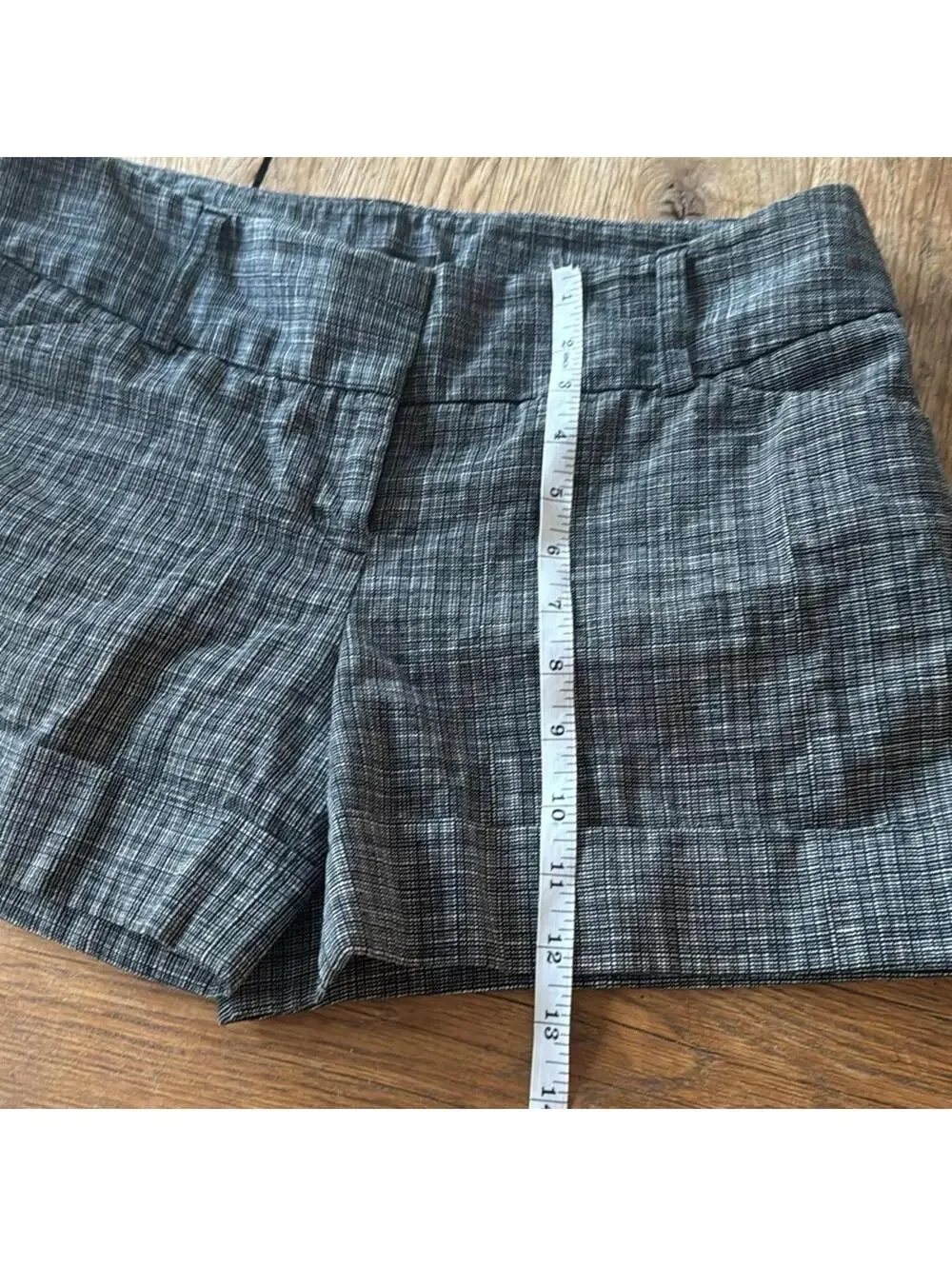 Express black white